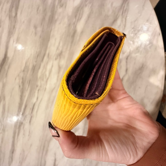 Louis Vuitton Vibrant Yellow & purple passport hold/wallet - lakers colorway - Picture 5 of 13